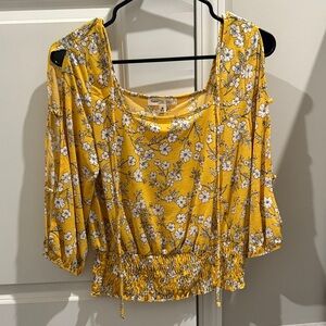 Floral Yellow Blouse with Elastic Hem Size M 8014